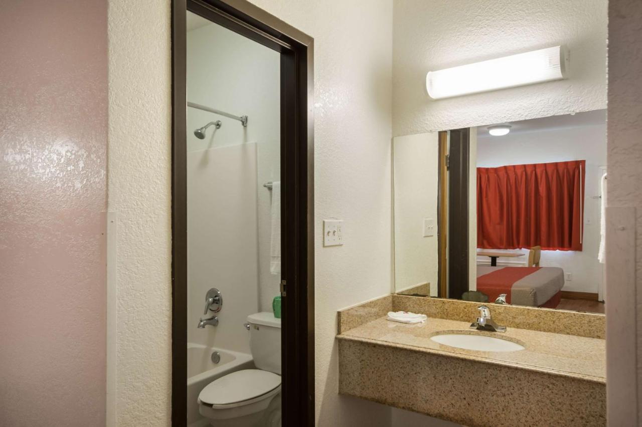 Motel 6-Humble, Tx Eksteriør bilde